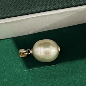 Oval 15 x 13mm Natural Soft Gold Australian South Sea Cultured Pearl Pendant-New